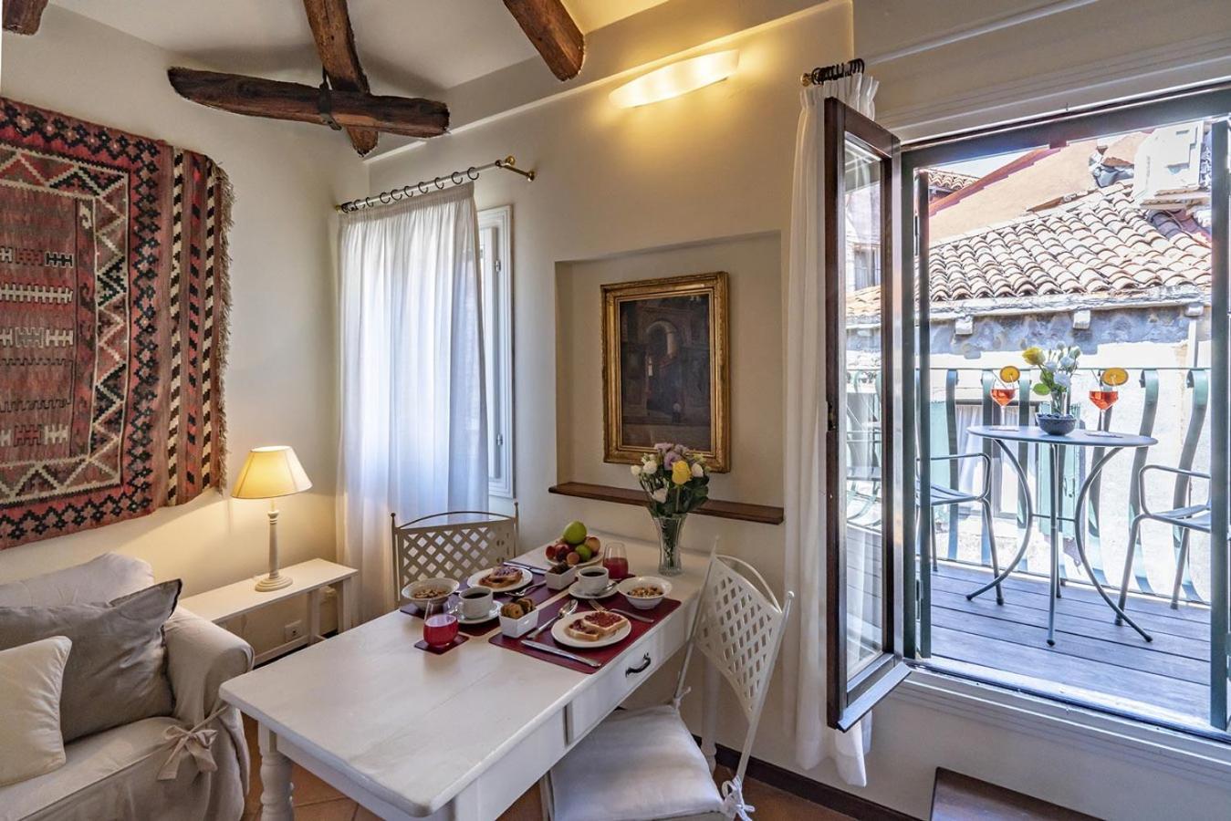 Lo Squero 3 With Balcony In Dorsoduro Wenecja