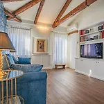 Lo Squero 3 Apartment With Balcony In Dorsoduro